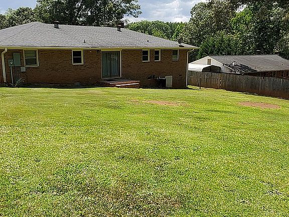 4th image of 148 West Dr