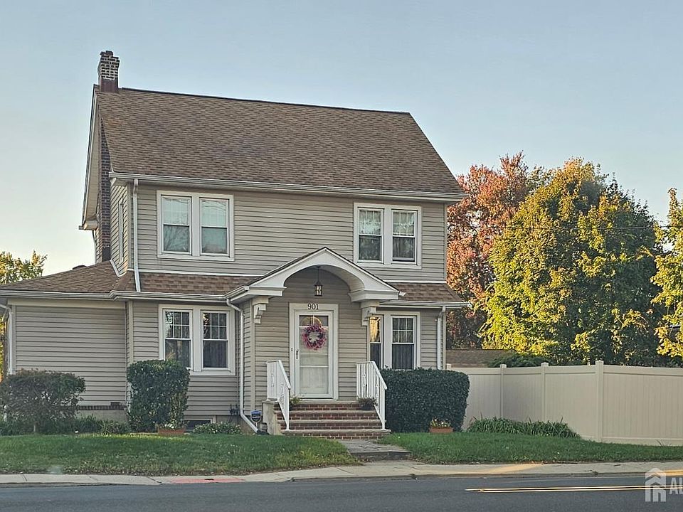 1st image of 901 Maple Ave