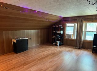 16 S Alfred Ave, Elgin, IL 60123