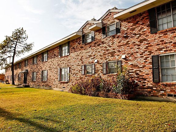 4th image of 5207 Columbia Ave #B1