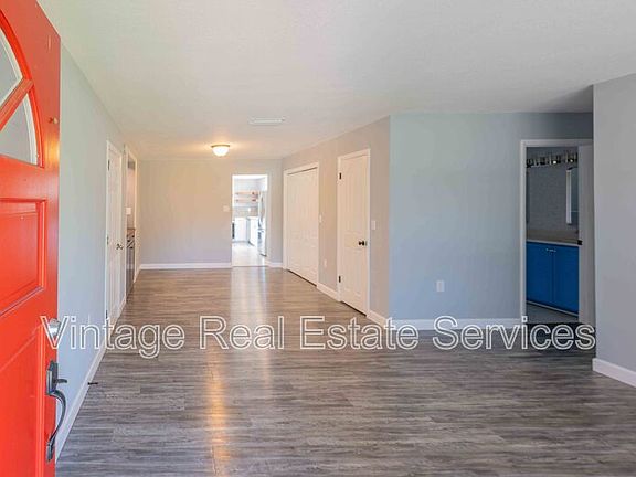 3rd image of 206 James St
