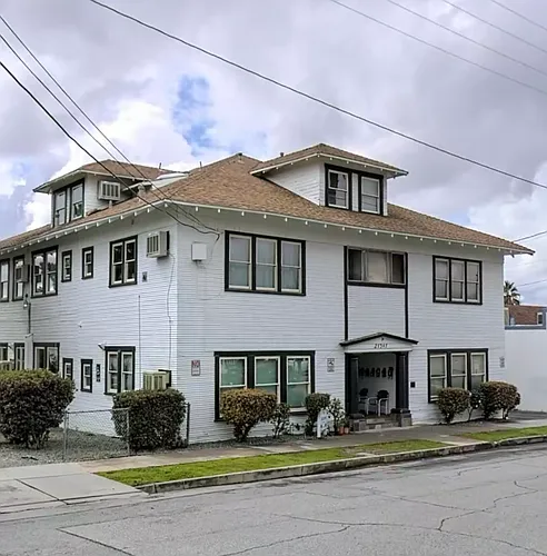 27347 Main St Photo 1