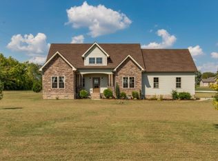 3664 Trousdale Ln, Columbia, TN 38401