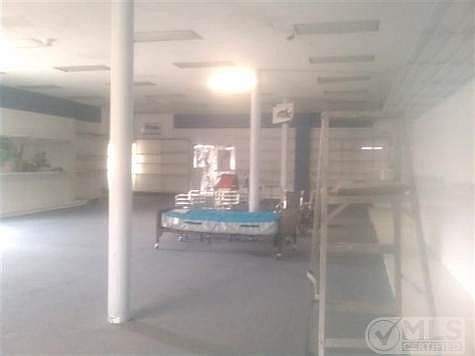 5th image of 14923 7th St