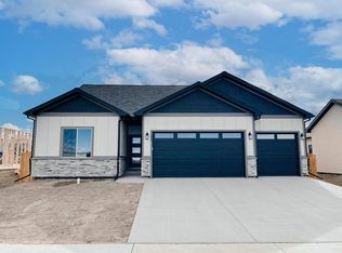 1604 Weminuche Ave, Montrose, CO 81401