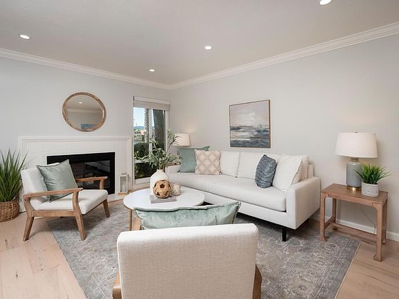 4th image of 922 Beach Park Blvd APT 28