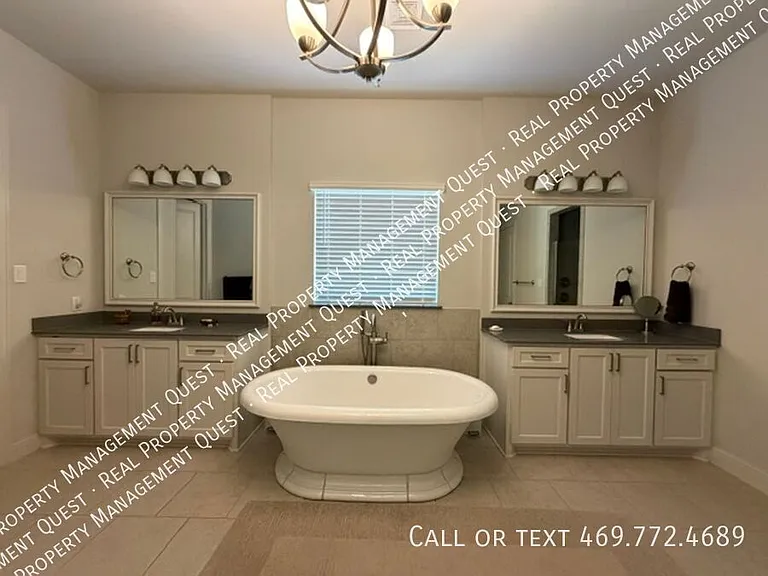 2341 Christine Ln — Photo 10