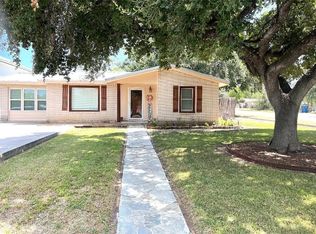 1602 Owens Ave, Three Rivers, TX 78071