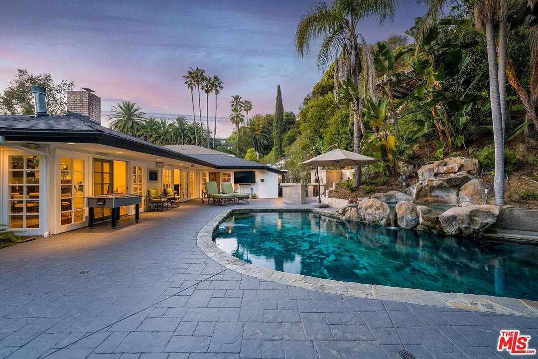 6 bed, 7.0 bath, 5000 sqft, $29,000 — Photo 1