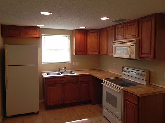 3rd image of 1190 W 24th St