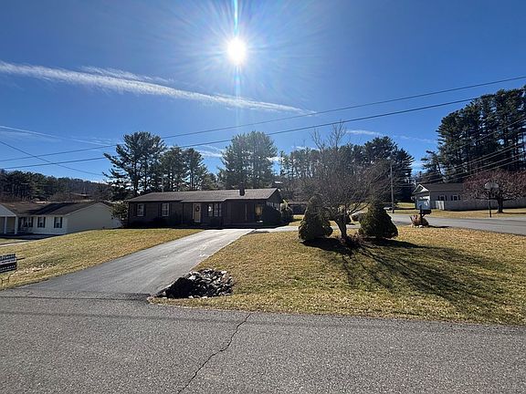 4th image of 607 Parkwood Dr