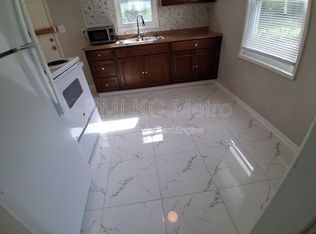 9548 Charlotte St, Kansas City, MO 64131