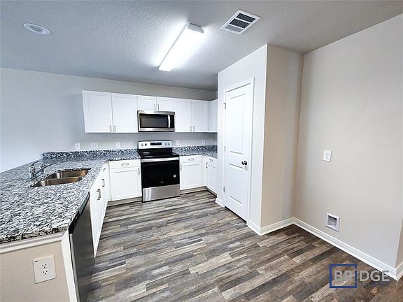 3rd image of 15669 Briar Forest Dr