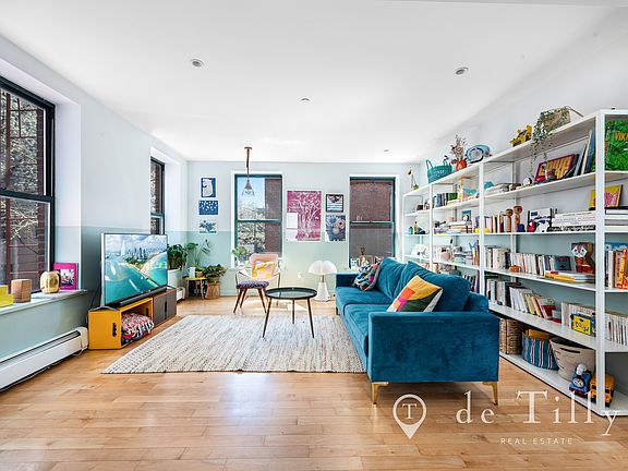 5th image of 42 Tiffany Pl APT 2B