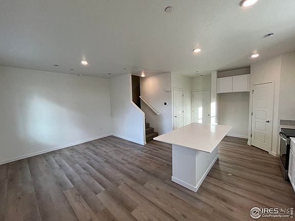 2nd image of 3917 Cascades St