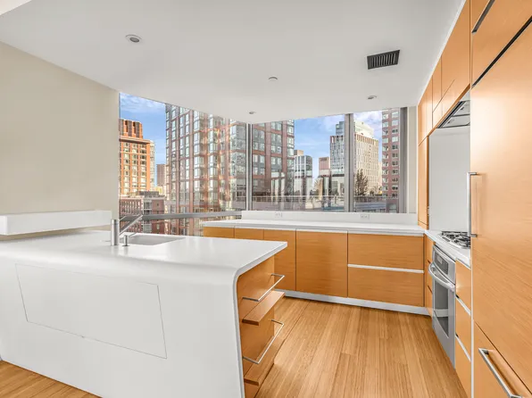 8 River Terrace image 6 of 26