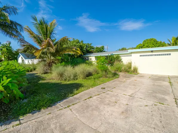 300 Pelican Dr, Satellite Beach, FL 32937