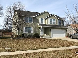 708 W Ironwood Dr, Rossford, OH 43460