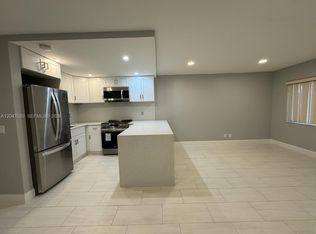 500 Village Green Cir W APT 215, Palm Springs, FL 33461