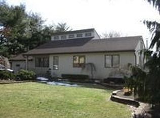 110 E Madison St, East Islip, NY 11730