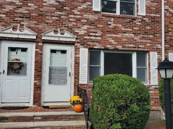 4 Andrew Rd #4, East Bridgewater, MA 02333