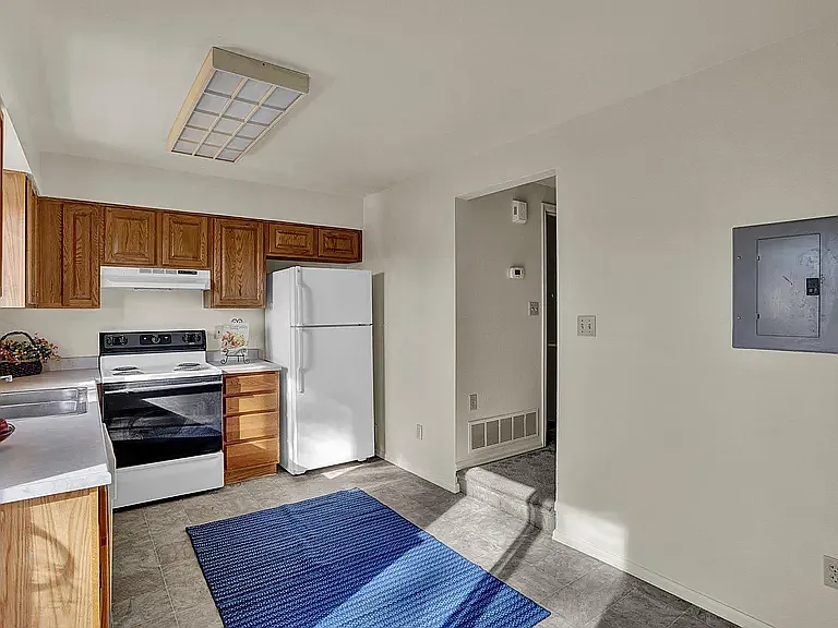 2 bed, 1.5 bath, 1100 sqft, $1,685 — Photo 4