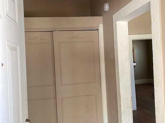 4th image of 212 W Dean Ave