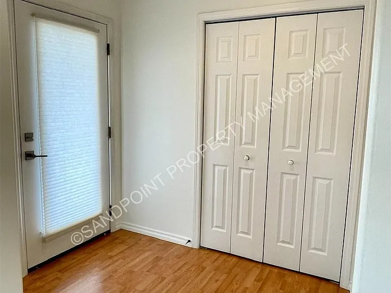 423 Louis Ln — Photo 6