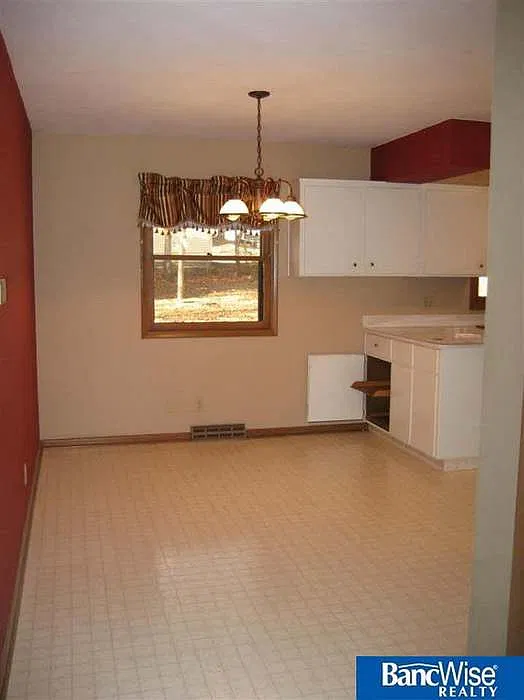 3 bed, 1105 sqft, $1,650 — Photo 4