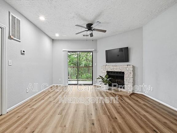 2nd image of 1013 Chestnut St APT B1
