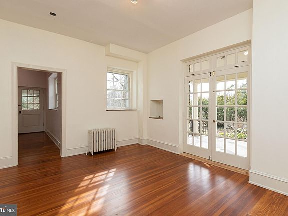 5th image of 6610 Wissahickon Ave