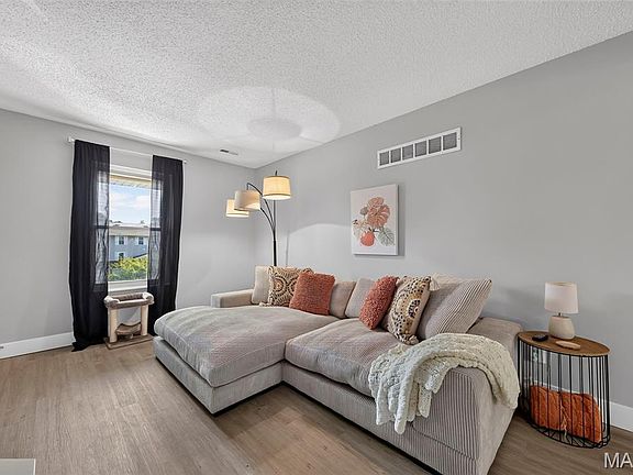 5th image of 31 Delray Ct #E