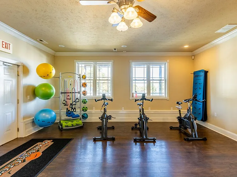 Graycliff Townhomes — Photo 9
