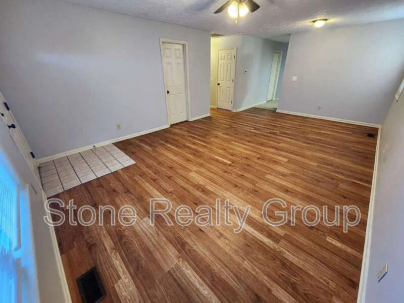 3 bed, 2.0 bath, $1,500 — Photo 2