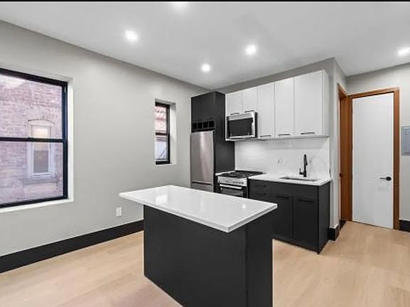 2nd image of 22 Reed St #4