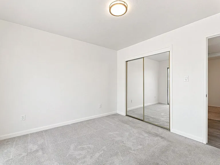 6285 Edgewood Way — Photo 11