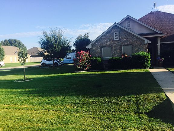 3rd image of 429 Green Meadow Dr