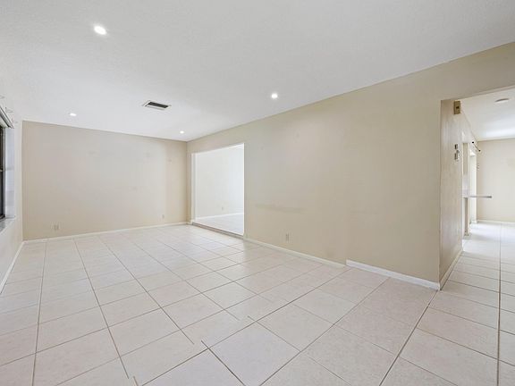 5th image of 2718 Northside Drive