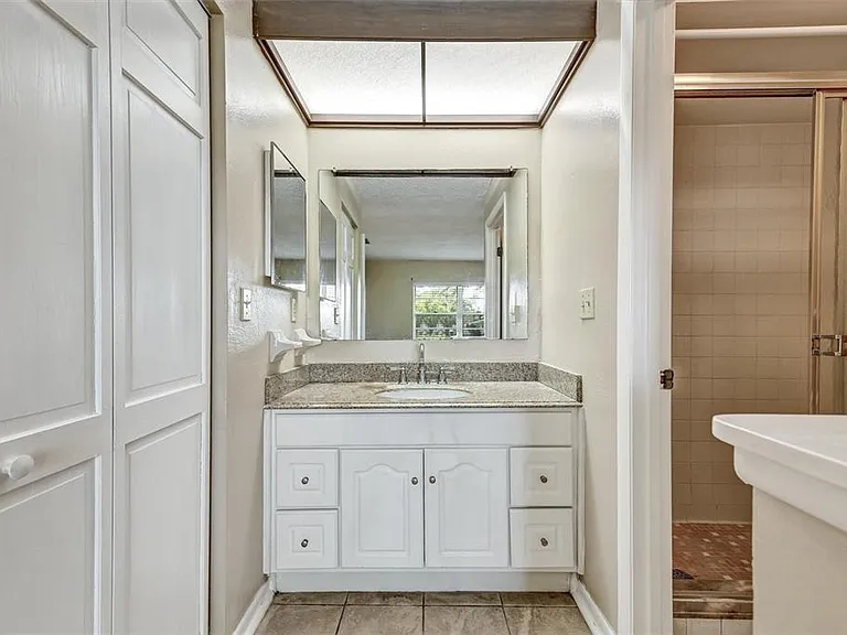 2833 Orange Tree Cir N #C — Photo 19