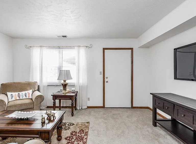 Sassafras Hill Apartments — Photo 13