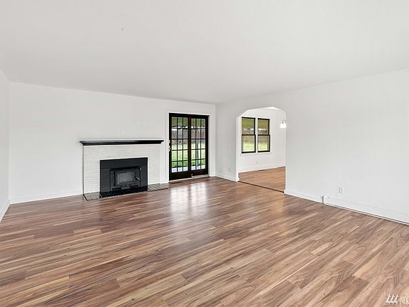 5th image of 9230 Northlake Dr SW