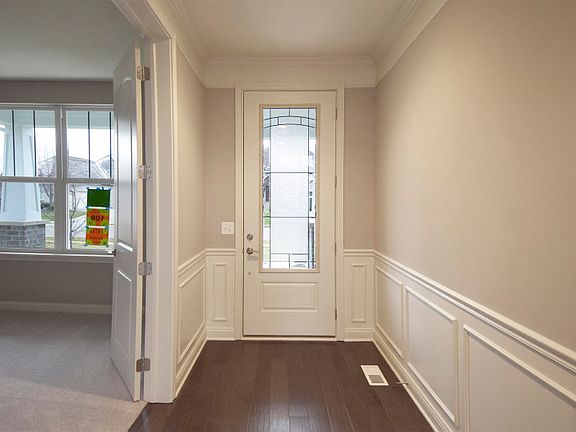 Private Flex Space off Foyer