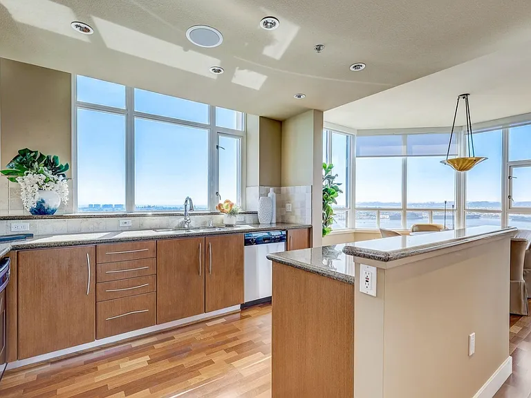 700 W Harbor Dr W #2902 — Photo 21