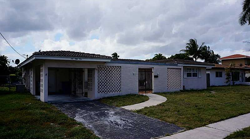 1st image of 651 SE 5th Ave