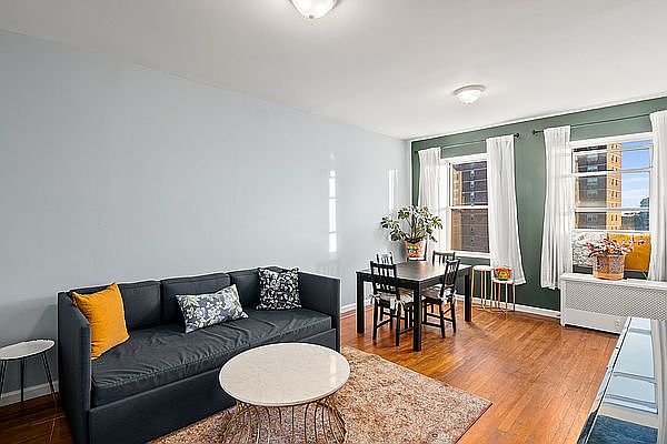 1st image of 59-11 Queens Blvd #6E