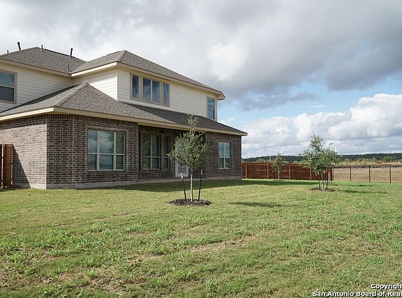 3rd image of 141 Emery Oak Ct