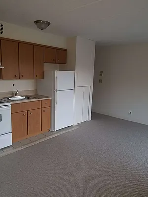 Rented by Max & Associates Realty Corp | media 14