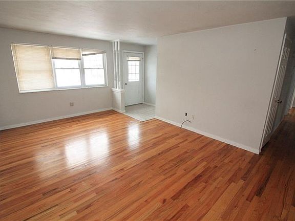 3rd image of 14382 Jane Clair Dr