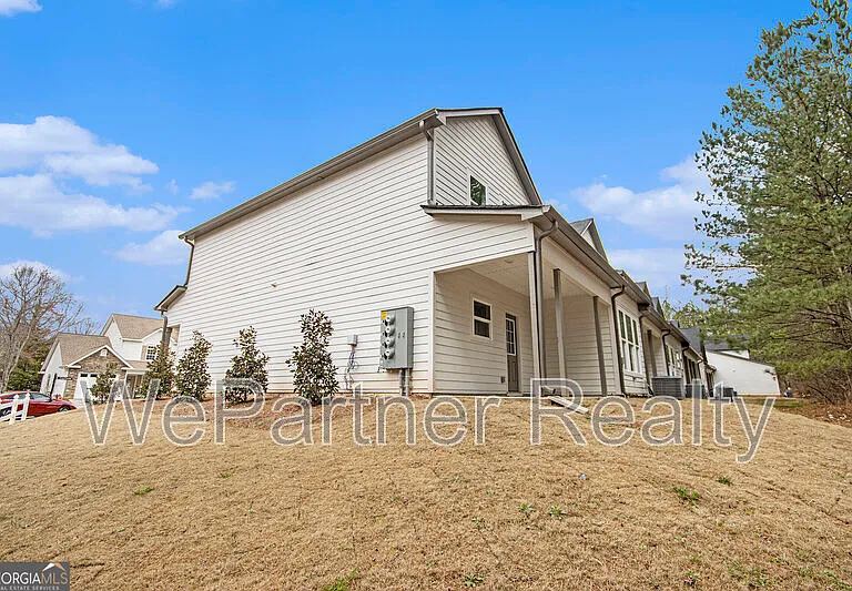 144 Crest Pointe — Photo 2