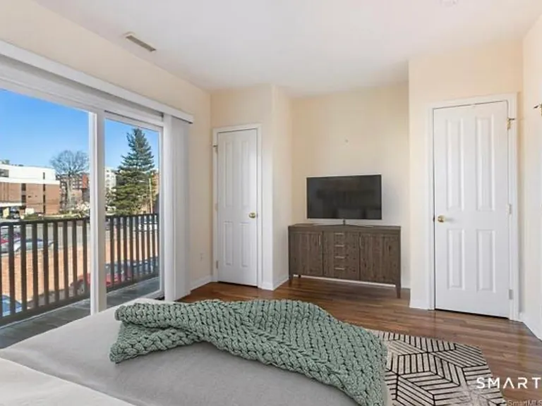 25A Dolsen Pl — Photo 7